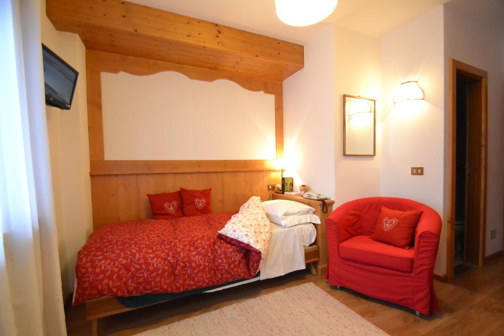 Hotel Villa Nevada Cortina dʼAmpezzo Værelse billede