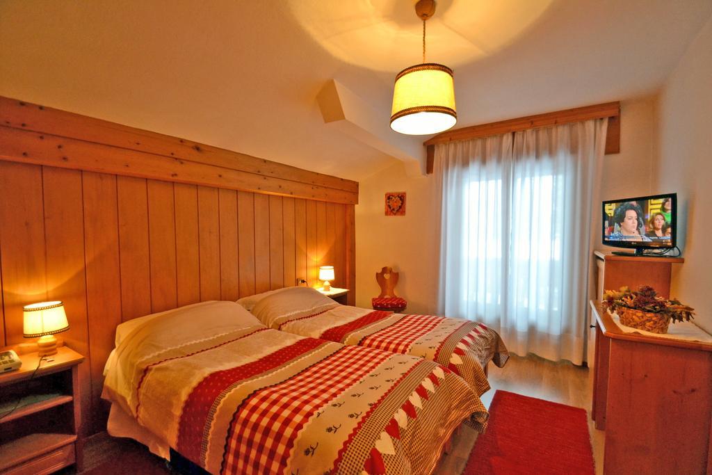 Hotel Villa Nevada Cortina dʼAmpezzo Værelse billede
