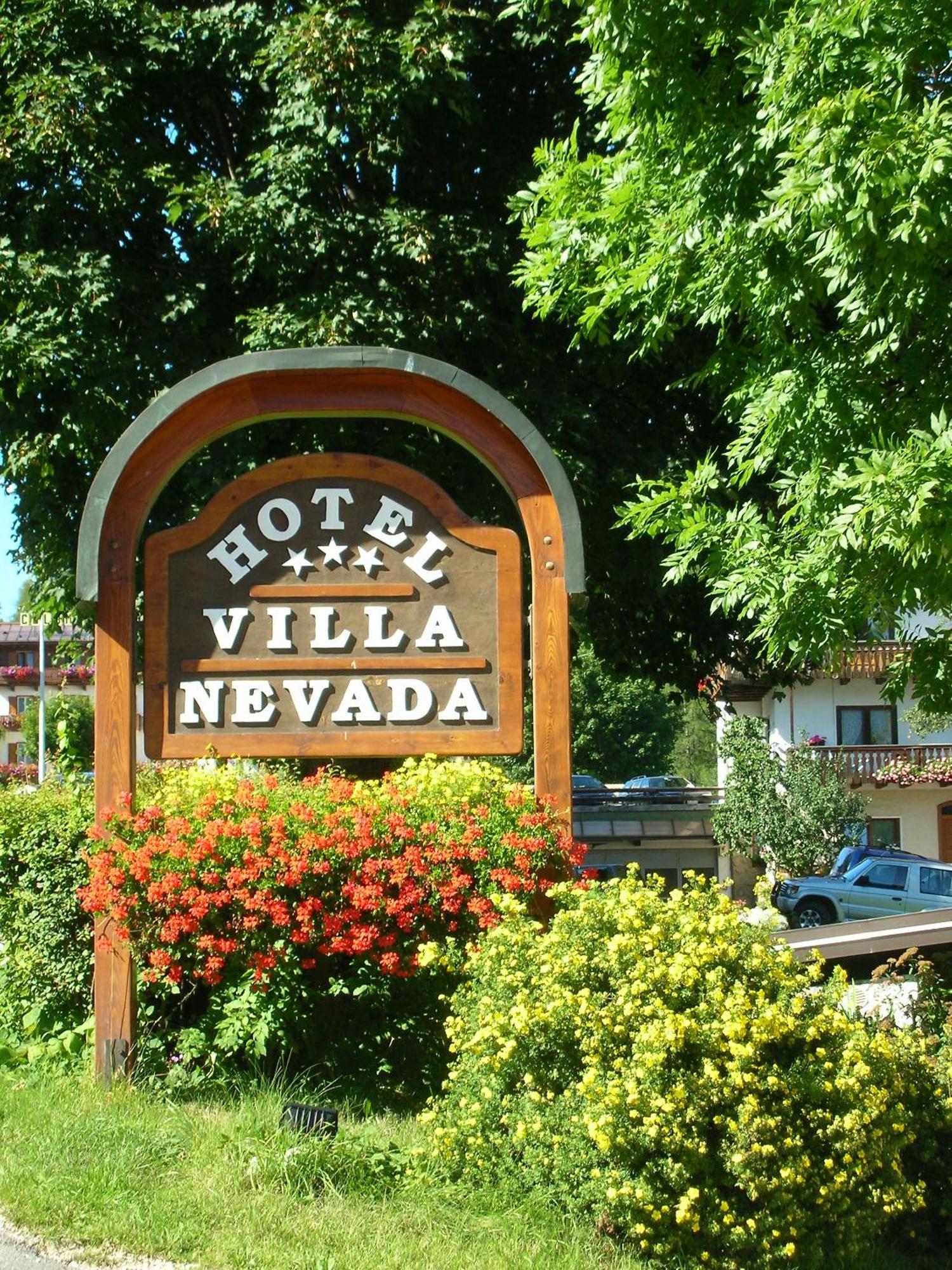 Hotel Villa Nevada Cortina dʼAmpezzo Eksteriør billede