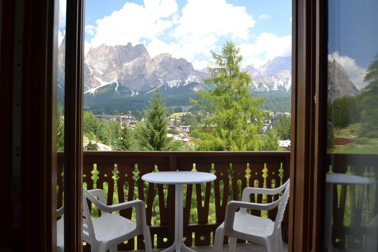 Hotel Villa Nevada Cortina dʼAmpezzo Eksteriør billede